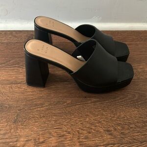 Black heels, new
